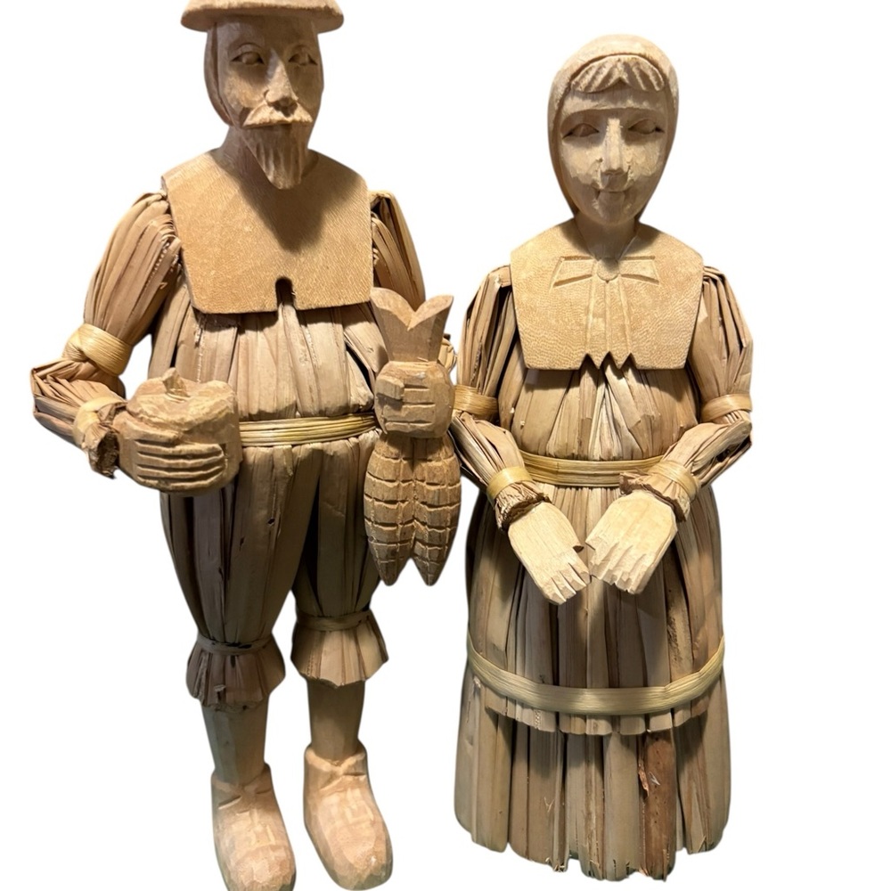 2 Thanksgiving Natives Pilgrims Corn Husk Doll Style Figurines